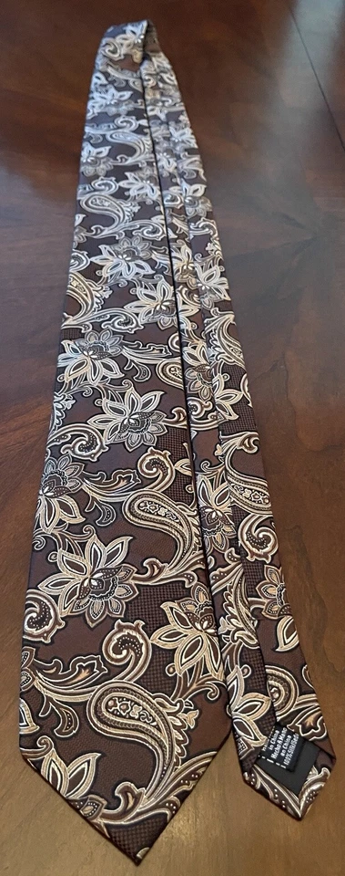 Croft & Barrow Brown Hand Made 100% Silk Men’s Neck Tie Made In China - Image 3 of 4