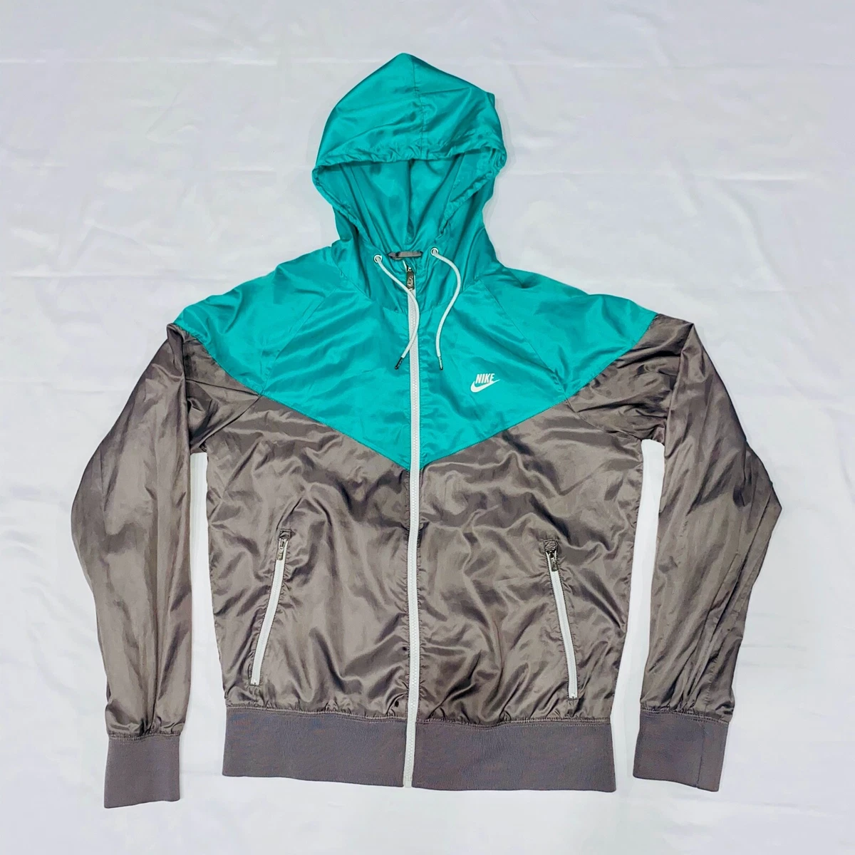 Green and grey nike windbreaker sale