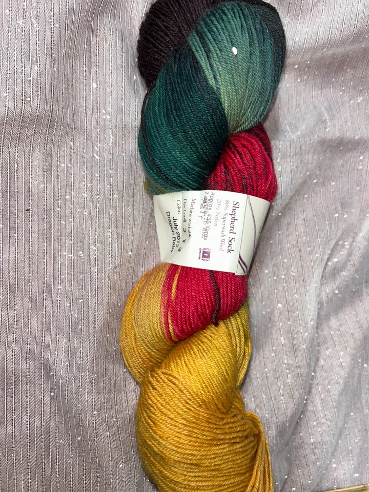 Calcetín Lorna's Cordones Hilos Teñidos a Mano Bebé Dragón Pastor 80% Lana 435 Yardas Foto 4 de 4