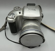 FUJIFILM FinePix S3100 4MP Digital Camera With 6x Optical Zoom Tested Working