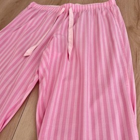 Victoria's Secret Iconic Pink Stripe Cotton Pajama Set Size Large (2016 Version)