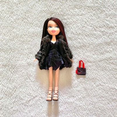 Bratz World Twins Nevaeh 2008 Puppe mit Kleidung Schuhe und Zubehör
