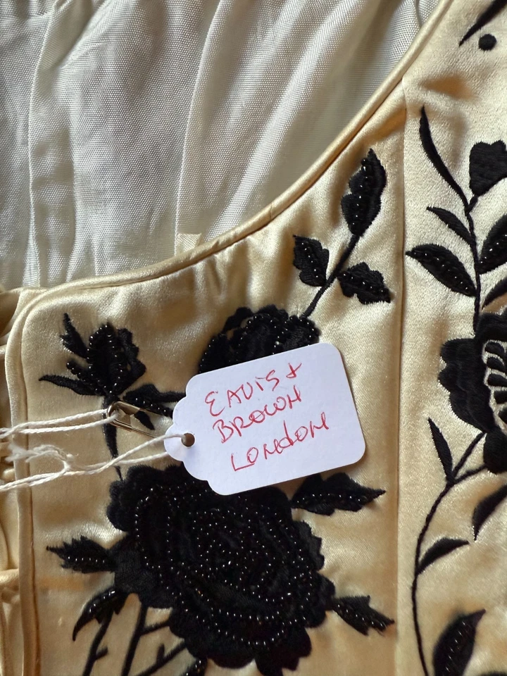 Vintage Eavis And Brown Silk Beaded Corset 1900s Size M Cream and Black - Image 4 of 4