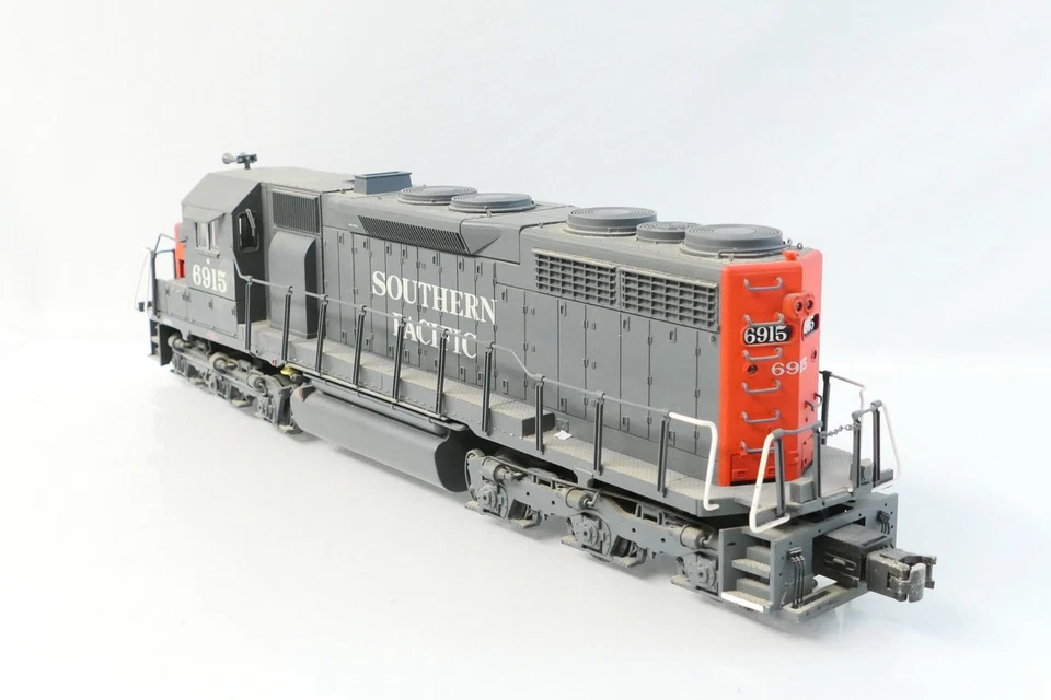 Atlas 6807-2 O Southern Pacific 6915 EMD SD-35 Diesel Locomotive (3-Rail) #6915 - Image 3 of 4