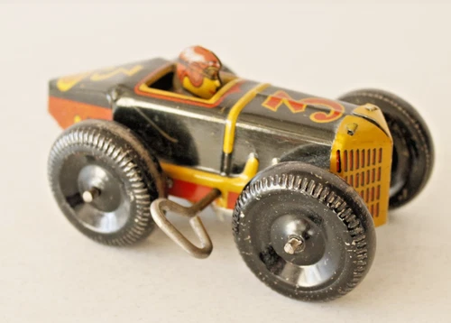 VINTAGE 1930/1940  MARX TIN LITHO WIND UP #3  BOAT TAIL RACE CAR WITH DRIVER  5"