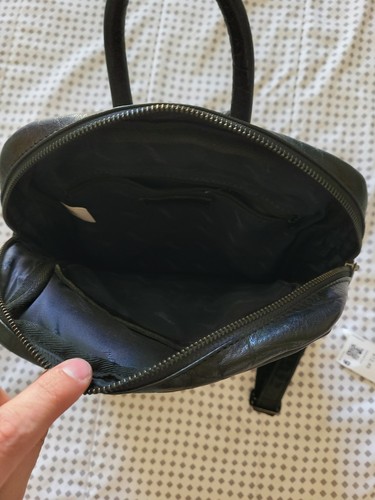 Ashwood schwarz glasiertes Leder kleiner Rucksack Handtasche umlaufender Reißverschluss - Bild 5 von 6
