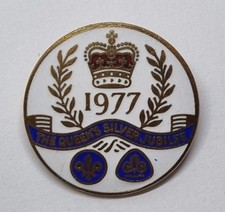 Vintage Girl Guides Silver Jubilee 1977 pin metal badge.