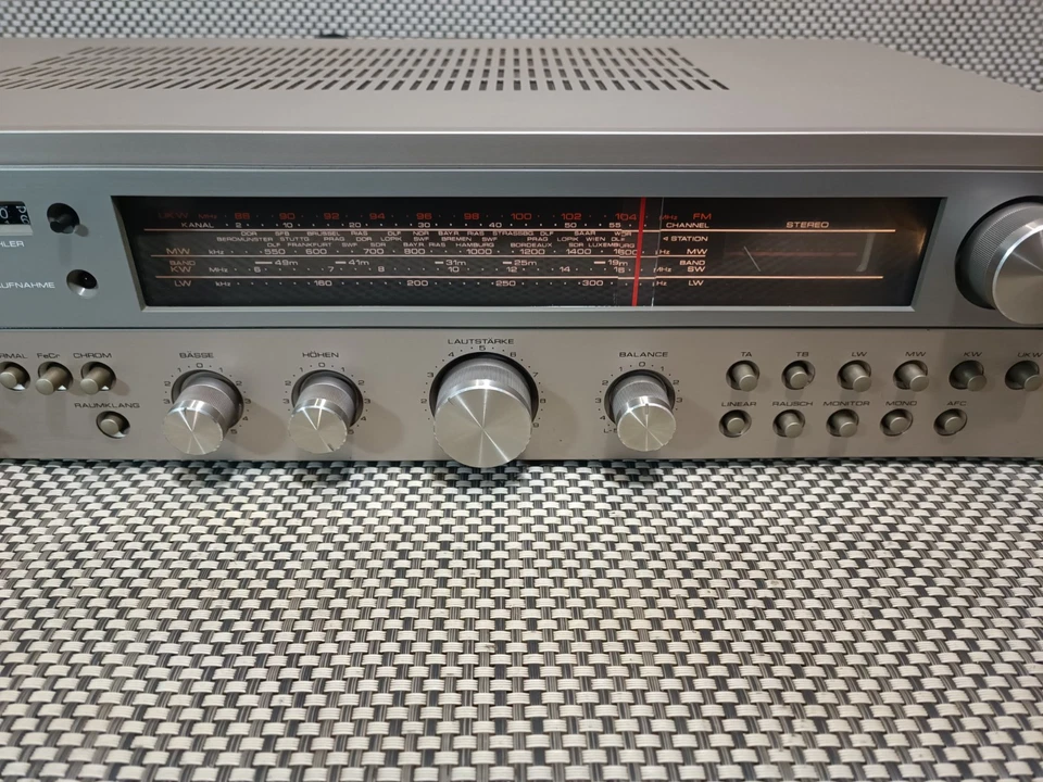 Universum VTC-23017M STEREO KASSETTE RECEIVER Tapedeck - Bild 4 von 4