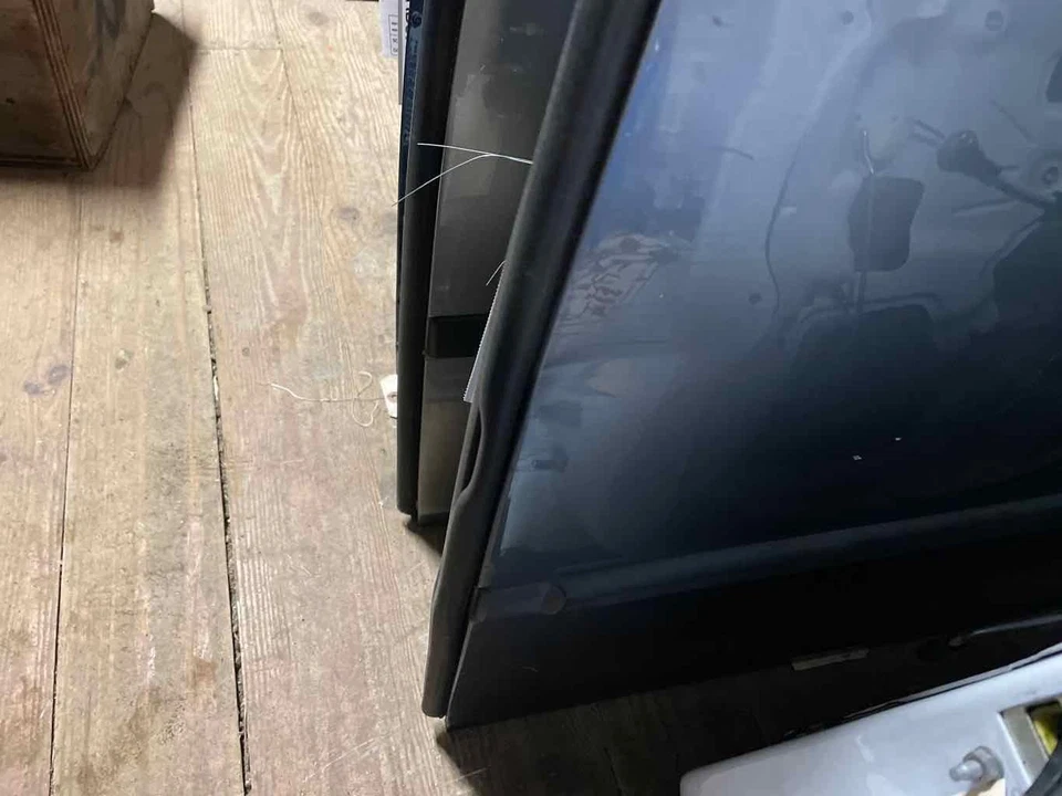 Puerta trasera izquierda SAAB 9-3 03-07 5d 303 gris titanio completa sin panel interior Foto 2 de 4