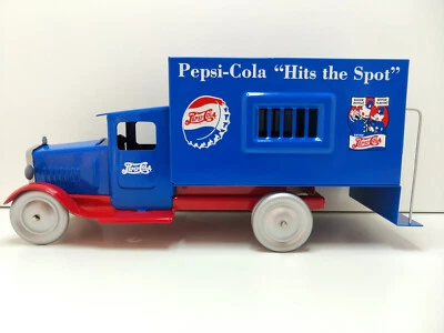 SpecCast Collectibles - Camion de livraison Pepsi-Cola 1/20e en tôle - Photo 1/4