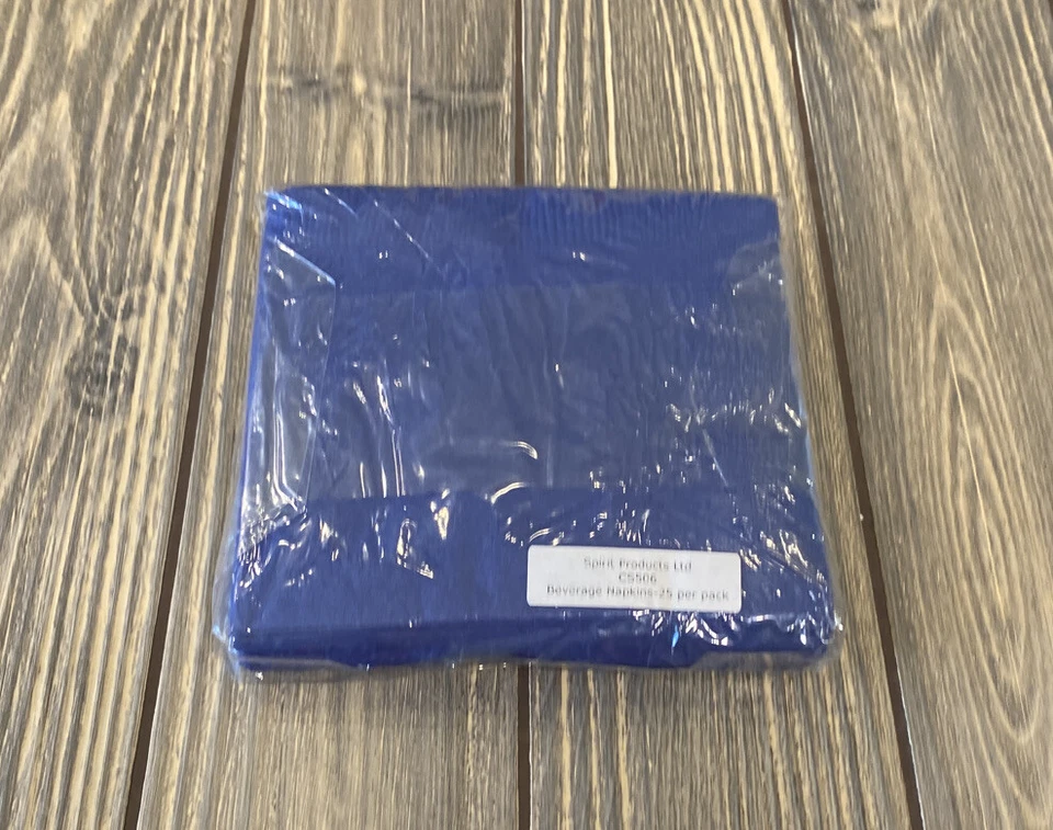 Paquete de 25 servilletas para bebidas Spirit Products azul dorado Michigan decoración de graduación  Foto 2 de 2