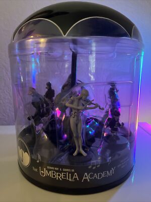 Umbrella Academy Disillusioned Super-Talented Family Figure Set Gerard Way