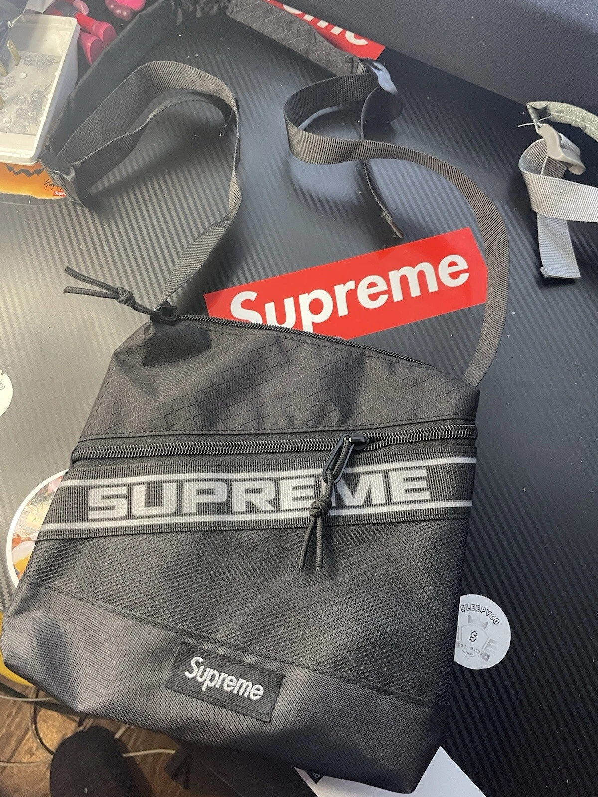 Sac à bandoulière logo suprême FW23