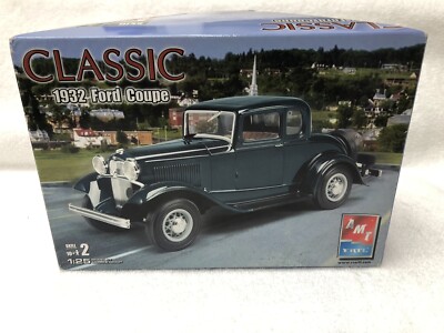 AMT 38280 1932 FORD COUPE CLASSIC 1/25 Model Car Mountain KIT