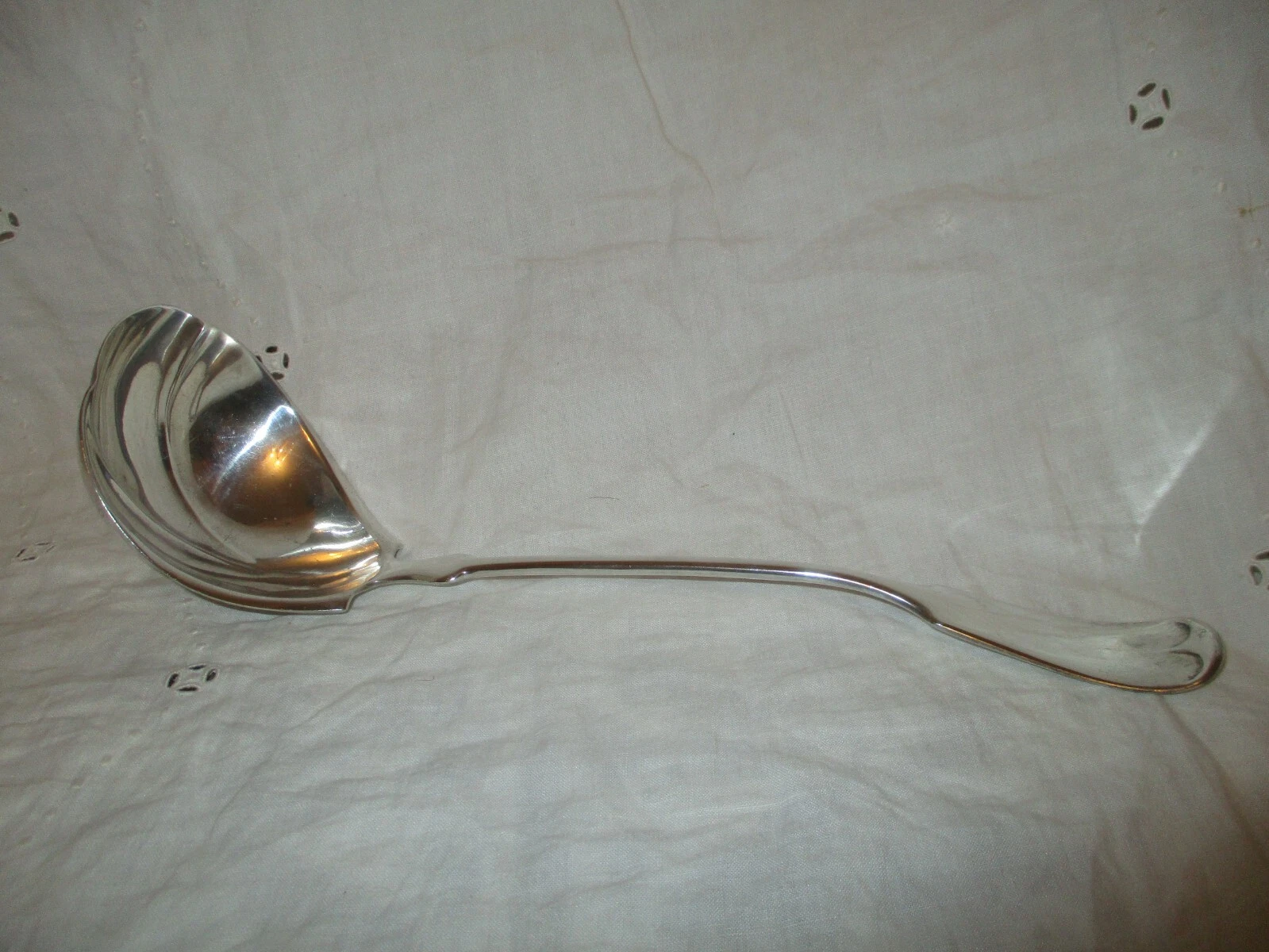 vintage Rogers & Bro. A1 art nouveau silverplate punch ladle