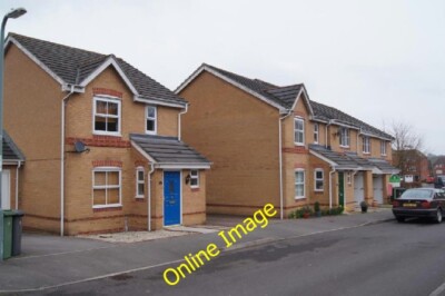 Photo 6x4 Houses along Oceana Crescent Hatch Warren  c2013