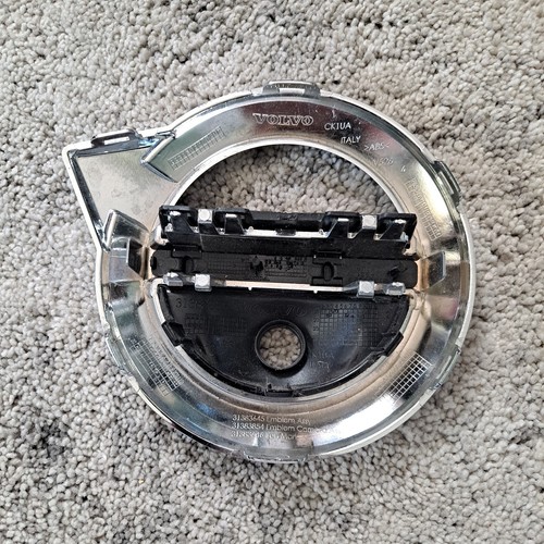 16-21 Volvo XC90 XC60 XC40 S60 S90 V90 Front Grill Emblem w/Camera Hole 31383854 - Picture 3 of 7