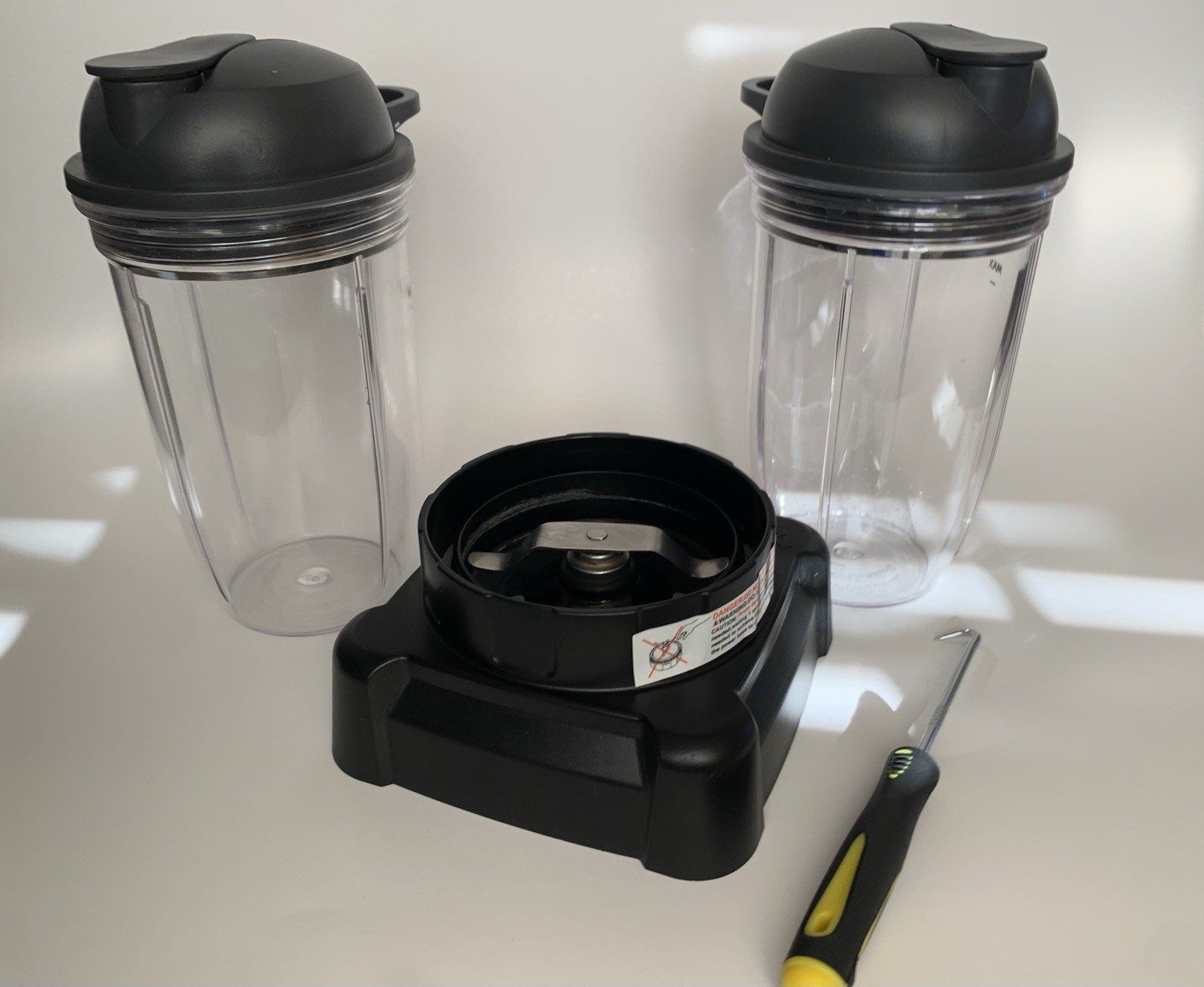 Lot of 2- Ninja Blender 24oz cups & lids and 6-fin milling blade assembly