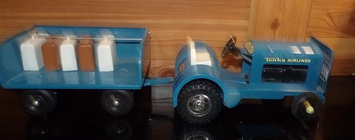 Vintage 60's Tonka Pressed Steel AIRLINES Luggage Tractor w/Cart & Luggage