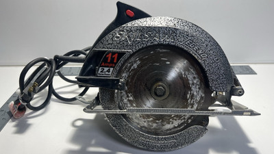 Skilsaw Legend Model 5155 7 1/4'' 2.4HP 11 Amp Circular Saw w/Case & Extra Blades