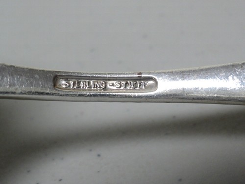 BEAUTIFUL STIEFF STERLING SILVER 2-pc. SALAD SET, REPOUSSE "STIEFF ROSE" PATTERN - Picture 7 of 8