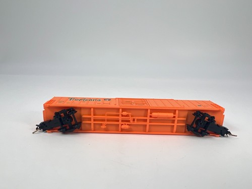 Red Caboose N Scale #RN-17216 Tropicana PC&F 62' Insulated Box Car 3-Pack #5 - Picture 15 of 22