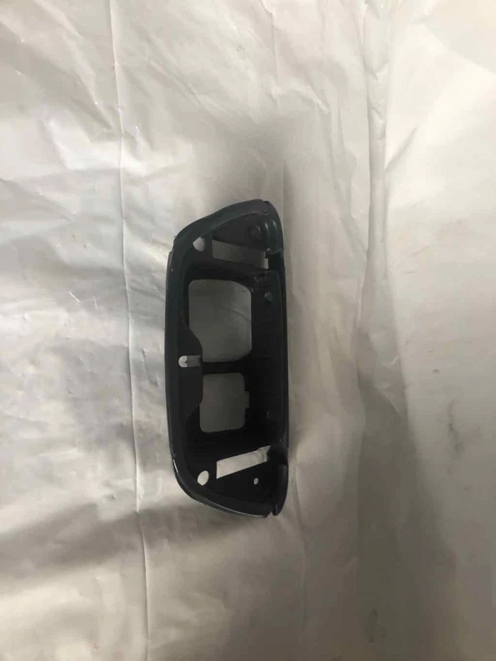 Nissan LEAF 2011 puerto de cargador cubierta envolvente exterior negro OEM Foto 4 de 4