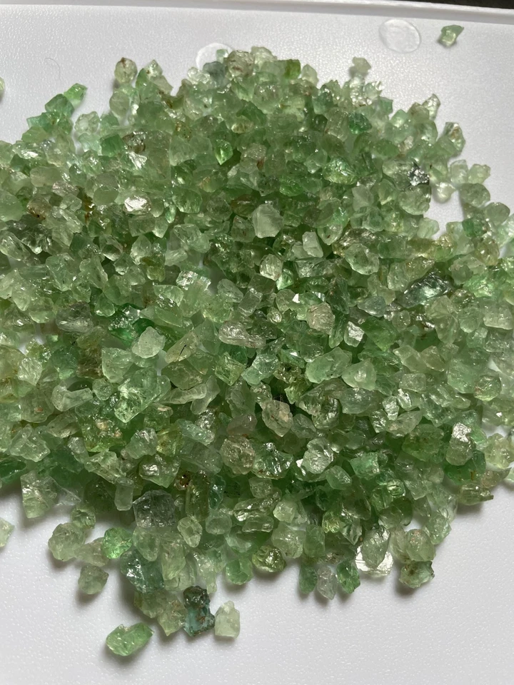 Paquetes ásperos de 10G con cabina Kornerupine verde como nuevo raros Foto 2 de 4