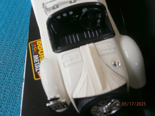 BURAGO " Alfa Romeo 2300 Spider " Weiß * 1:18 * NEU * OVP * 1932 * - Bild 8 von 8