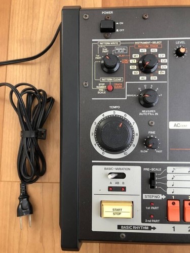 Máquina de ritmo analógico Roland TR-808 - Imagen 2 de 6