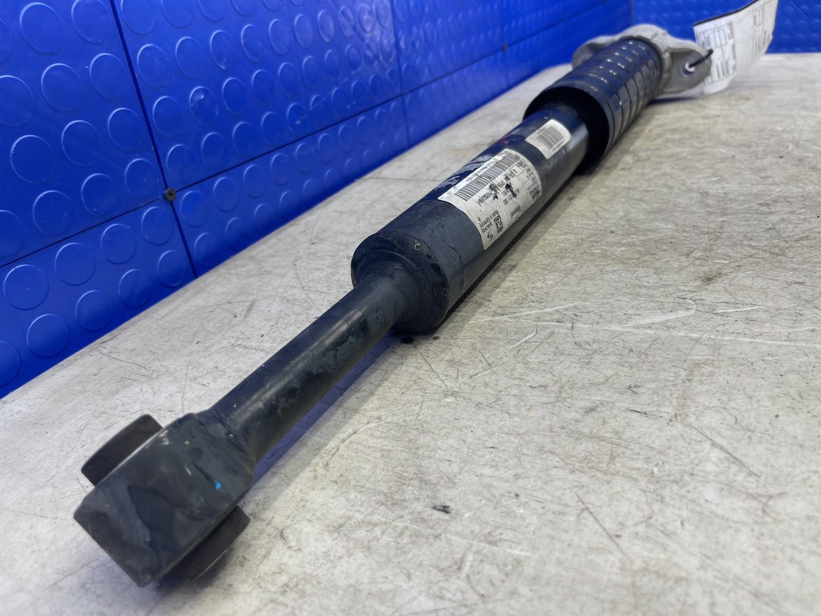 2017-2022 MASERATI LEVANTE REAR RIGHT ACTIVE SUSPENSION SHOCK ABSORBER OEM