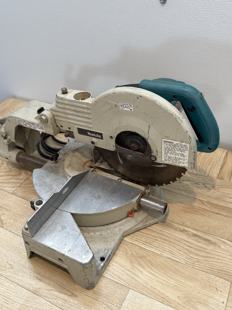 Makita 10” Sliding Compound Saw LS 1011 Works Great Tested