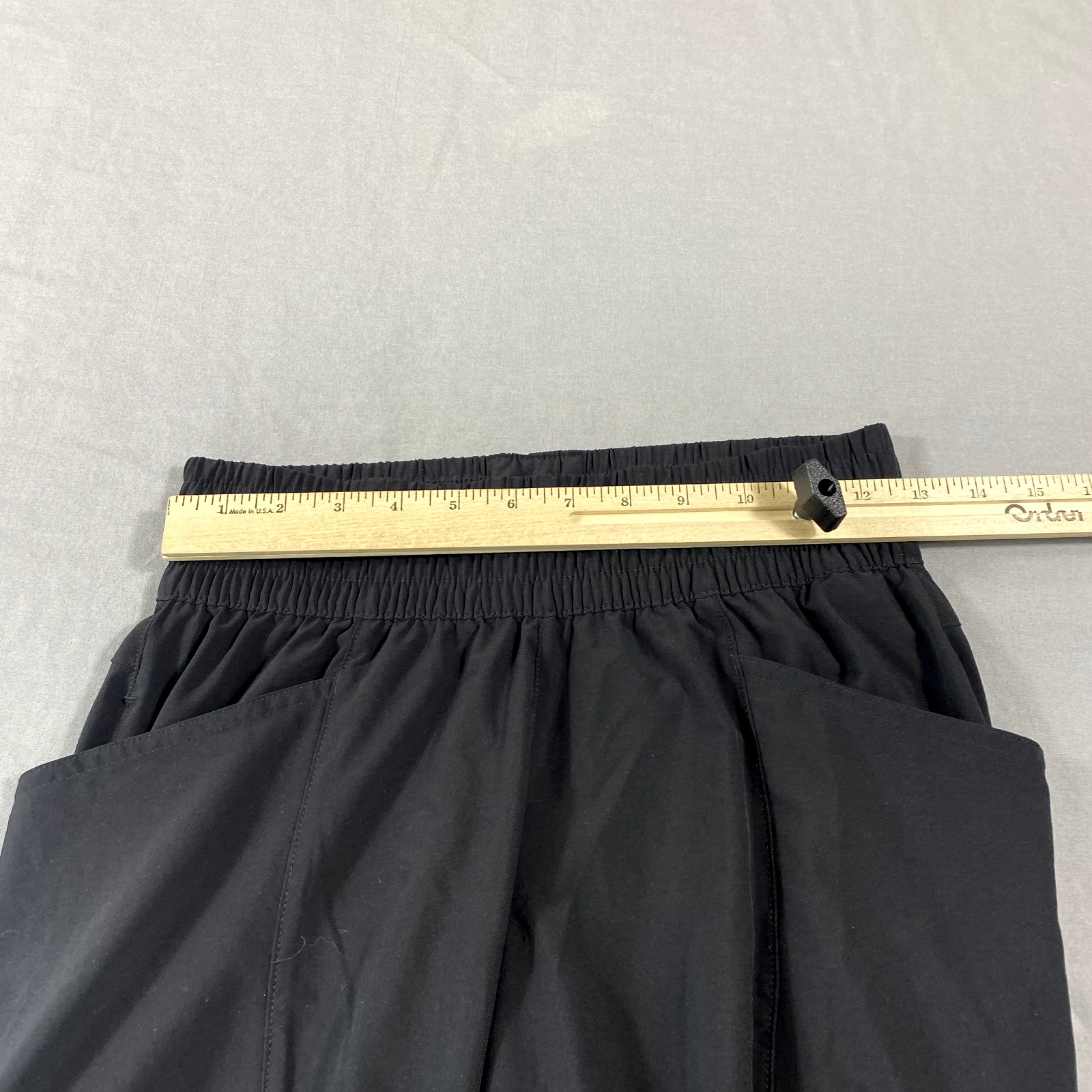 prana capri cropped pull-on cargo athleisure pants