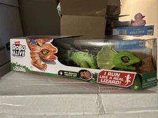 Robo Alive Frilled Neck Lizard Battery-Powered Robotic by Zuru