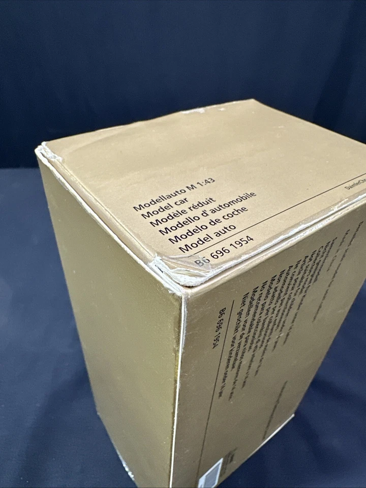 2005 Maybach 57 1:43 Scale Diecast Car Model Dark Green Mint - Image 3 of 4