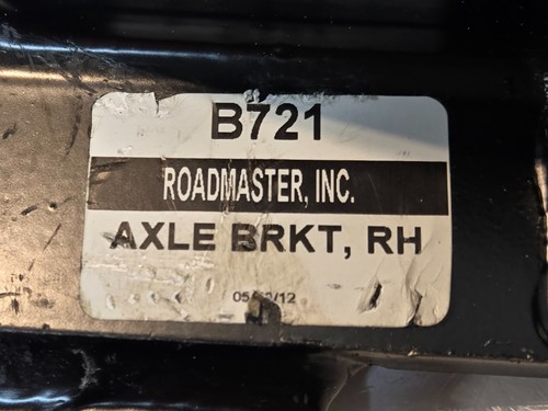 Roadmaster B721 Axle Bracket RH for Sprinter Van | 7" x 5-1/2" x4" - Picture 2 of 14