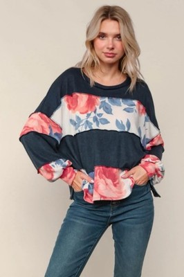 Navy/Floral Knit Womens  1XL Top With Sideslit