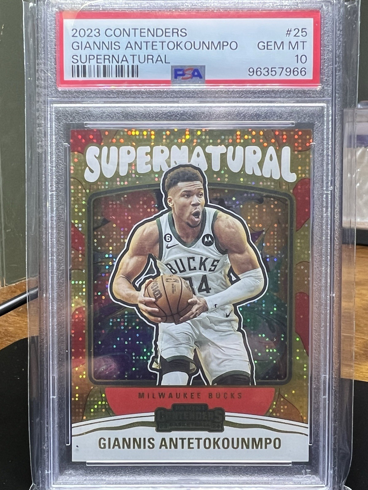 Panini 2023-24 Contenders Giannis Antetokounmpo Supernatural #25 PSA 10