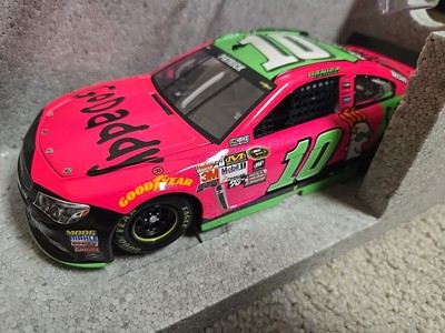 2015 Danica Patrick 10 GoDaddy Pink 1/24 Lionel Nascar Diecast 1