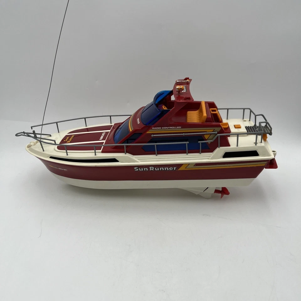 Nikko Radio Control Caribic Star RC Boat 1/20 Scale 27.145 MHz Vintage 1990 - Image 4 of 4