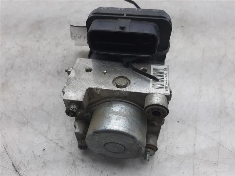 Anti-Lock Brake Part Assembly AWD 05-06 PONTIAC VIBE 88973937 - Image 2 of 4
