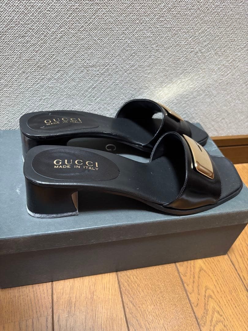 Gucci Flat Sandals Black With Gold Hardware Size 36.5 US About6.5 For Women thumbnail 20
