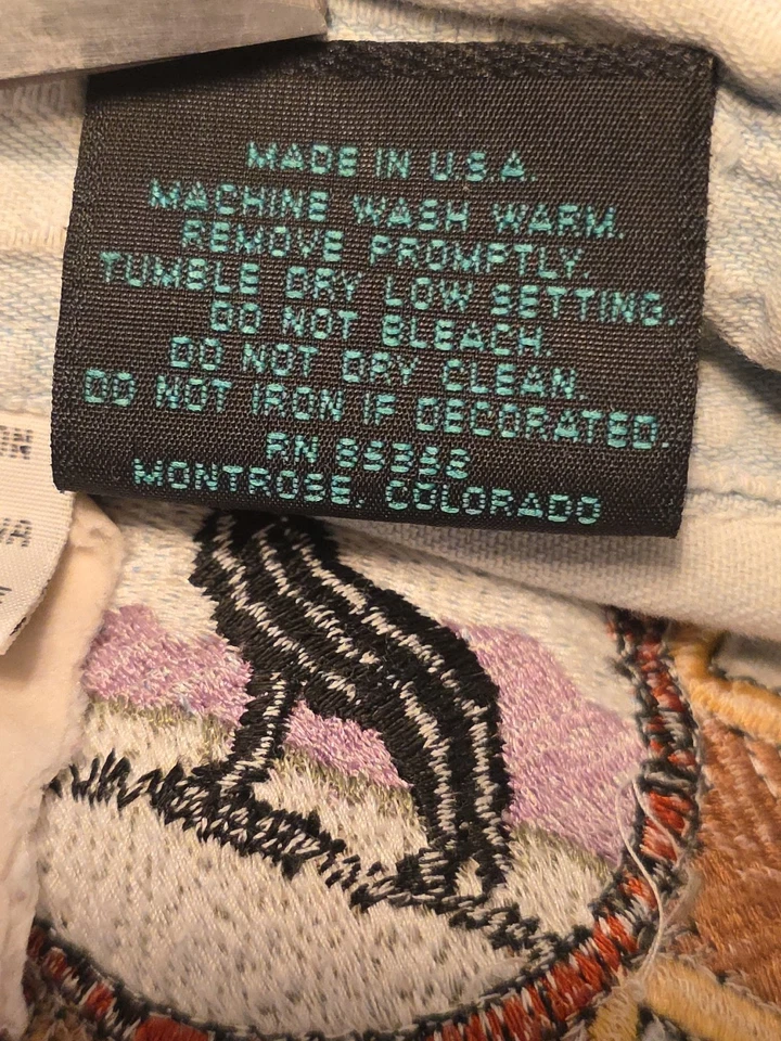 Vintage Habitat Long Sleeve Light Blue With Native Graphics Size XL, Wolf Graphi - Image 4 of 4