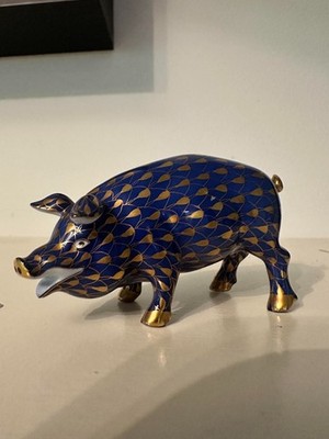 Herend Figurine - Pig - Blue with Gold Fishnet