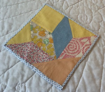 Antique Patchwork Quilt Table Topper, Basket, Diamonds, 1940 s, Calico Prints