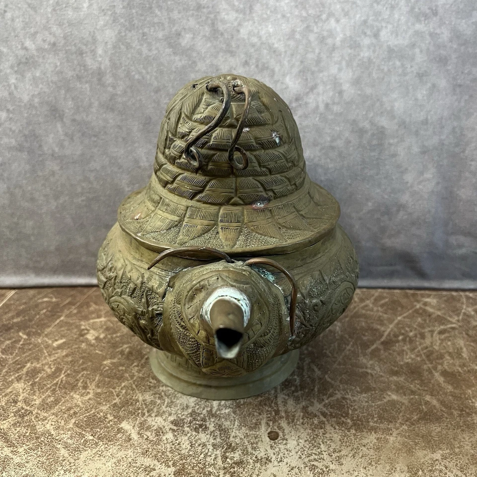 Antigua tetera de Cachemira ornamentada latón cobre dragón hecha a mano Foto 2 de 4