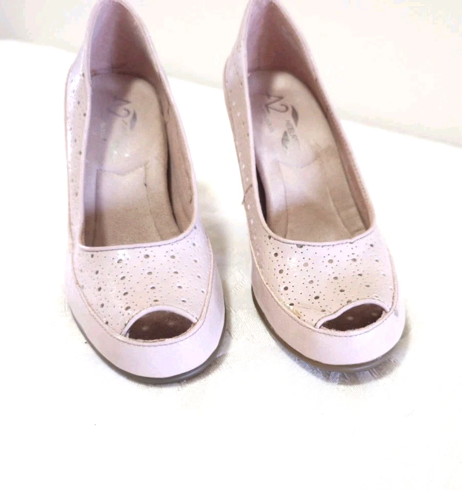 A2 Aerosoles Comfort Benn Station Peep Toe Pumps Heels Shoes 6 M Pink Patent - Image 3 of 4