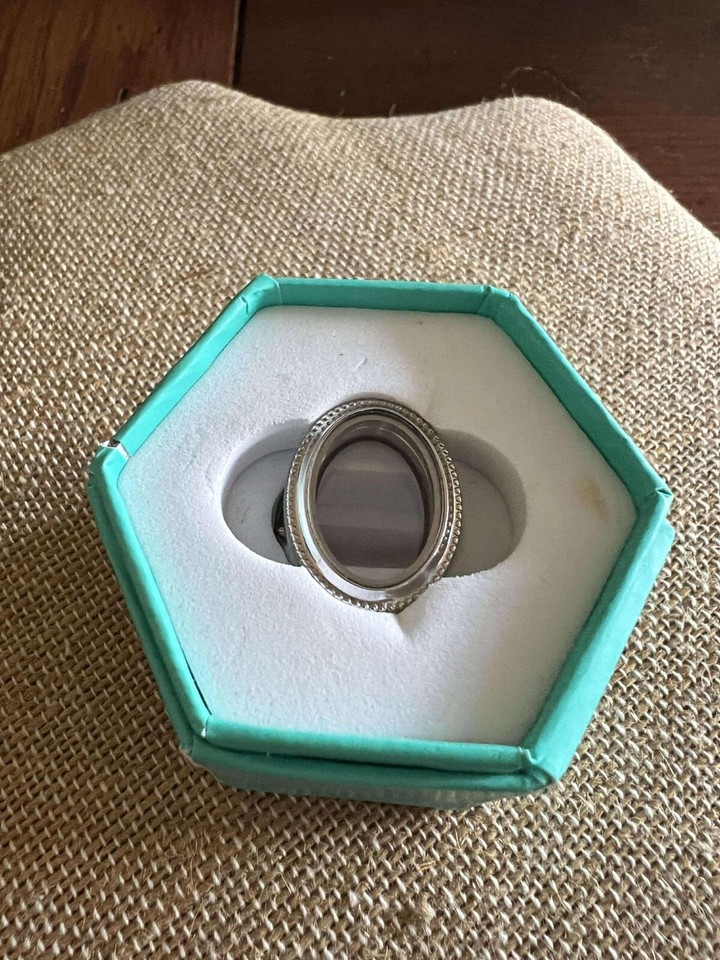 Authentic Origami Owl Locket Ring Vintage Heirloom Petite Twist NEW
