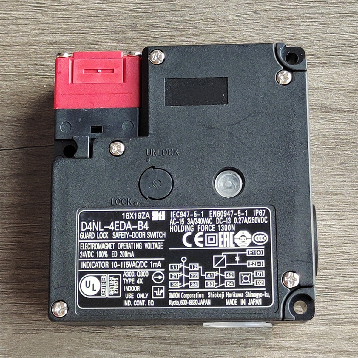 1PCS NEUF OMRON D4NL-4EDA-B4 Électromagnétique Verrou Sécurité Porte