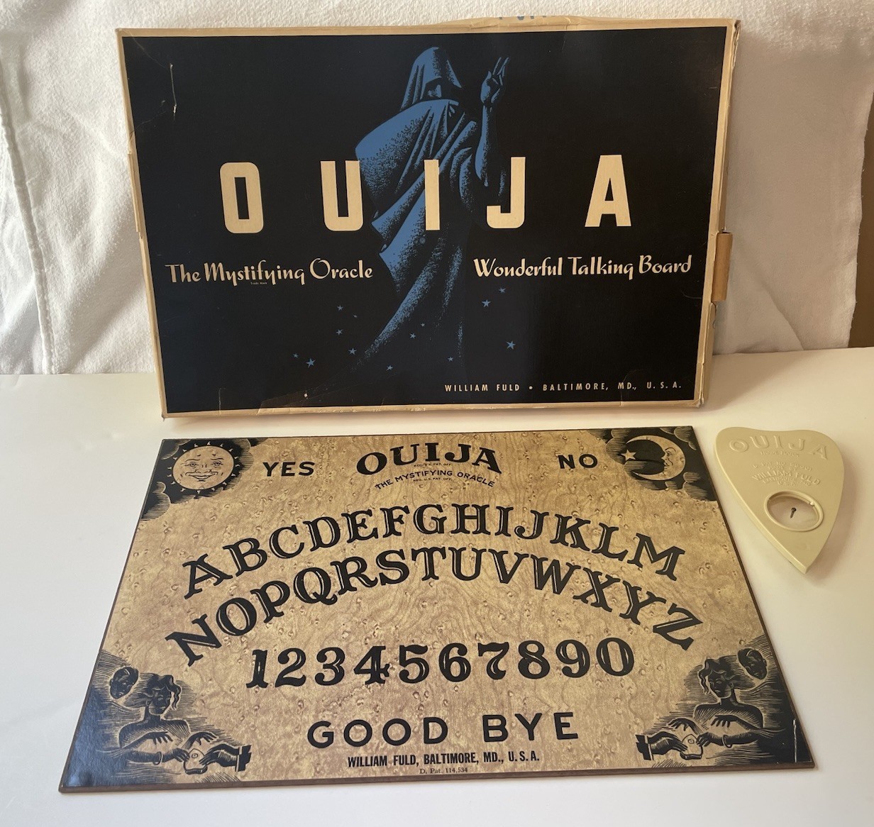 Vintage 40s-50s Ouija Board, William Fuld, With Planchette & Box - Square Edges